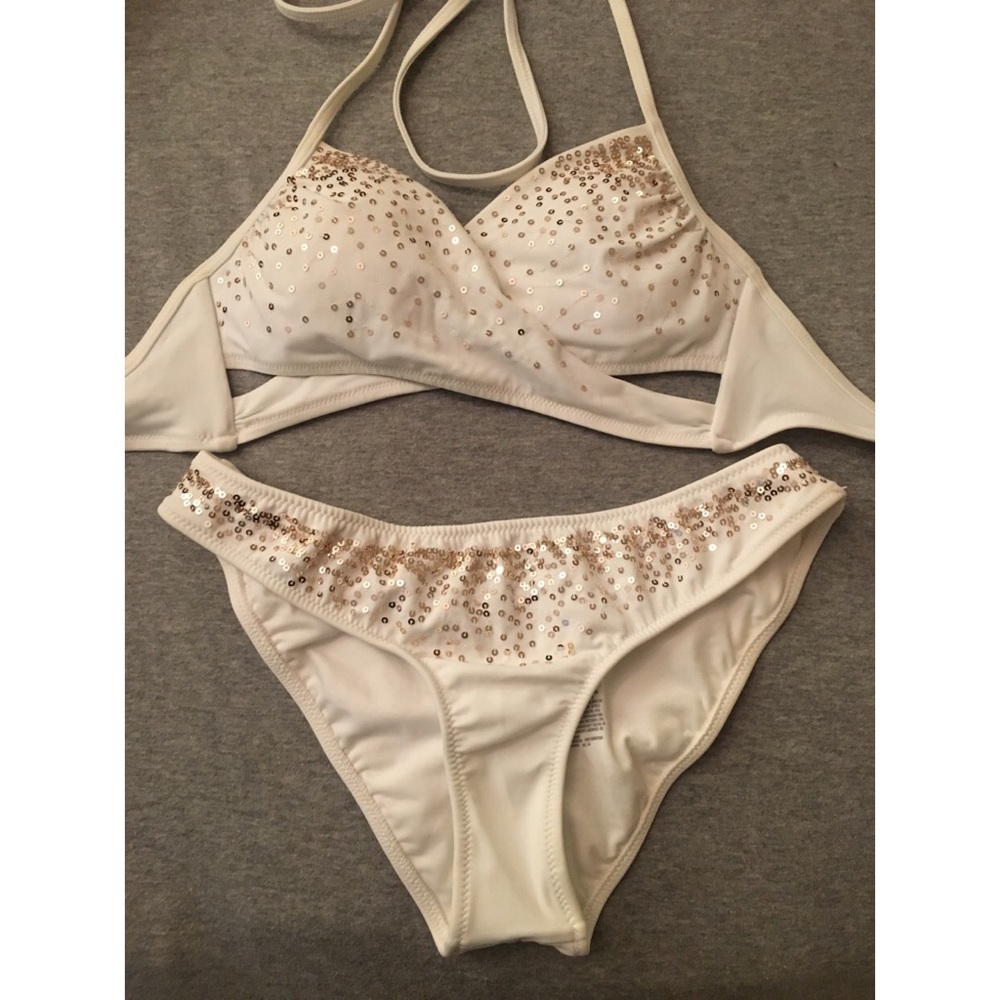 White VS Pink Swimsuit